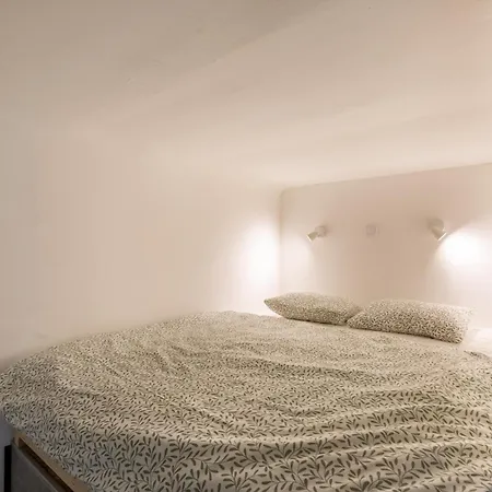 V60 Voeroesmarty Apartment Budapest