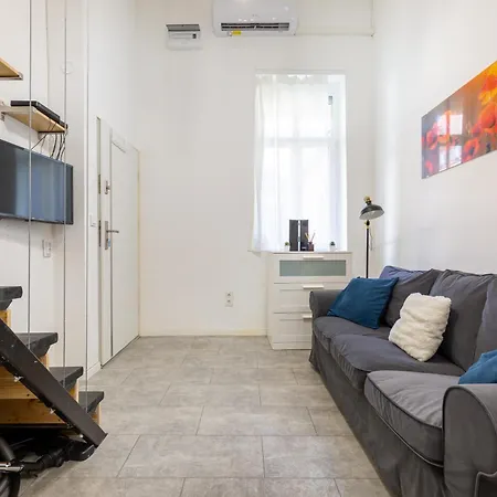 Apartment V60 Voeroesmarty